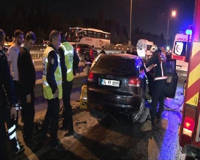 Tuzla'da iki araç kafa kafaya çarpıştı: 1 ölü 1 yaralı