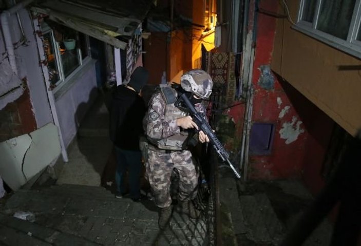 DEAŞ operasyonunda 4'ü Türk 10 kişi yakalandı