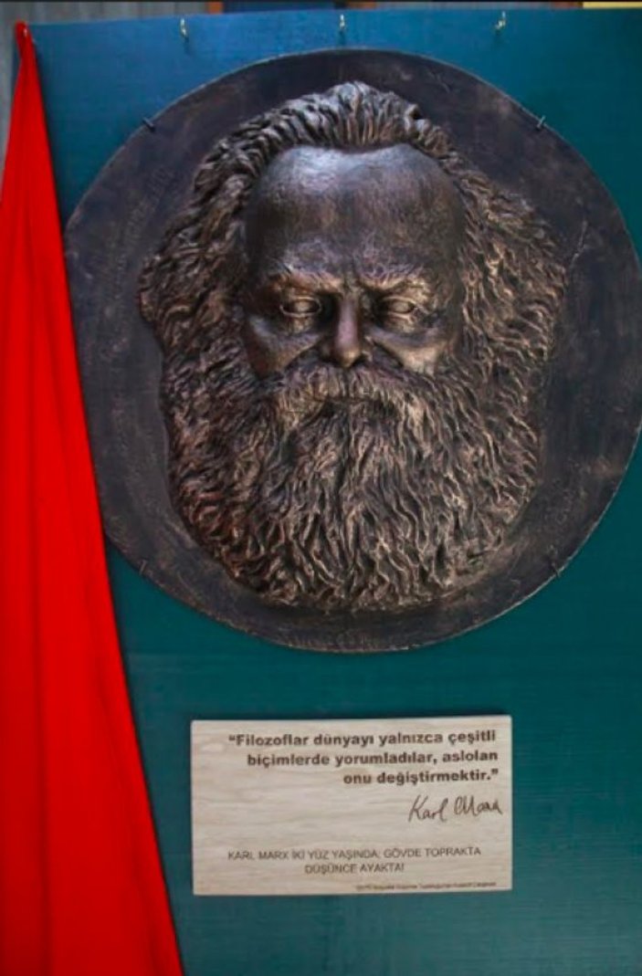 ODTÜ'ye Karl Marx heykeli