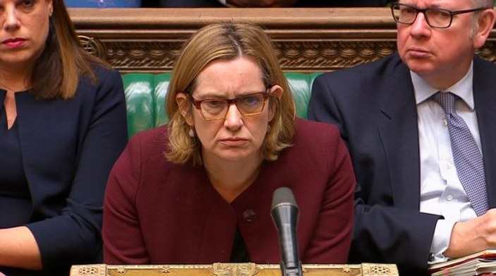 İngiltere İçişleri Bakanı Rudd istifa etti