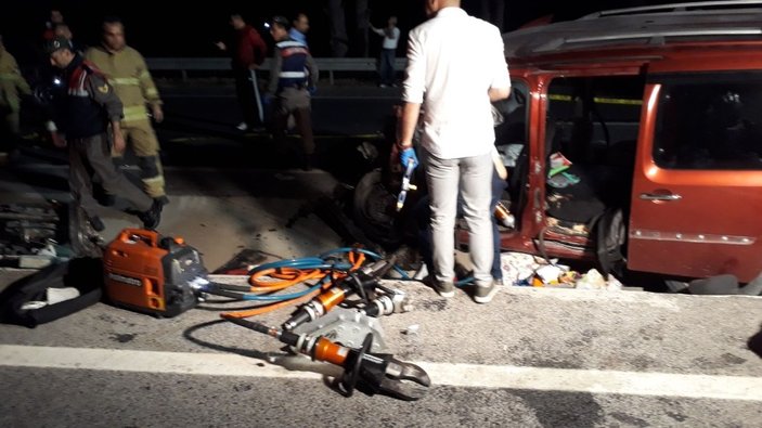 İzmir’de kaza: 5 ölü 1 yaralı