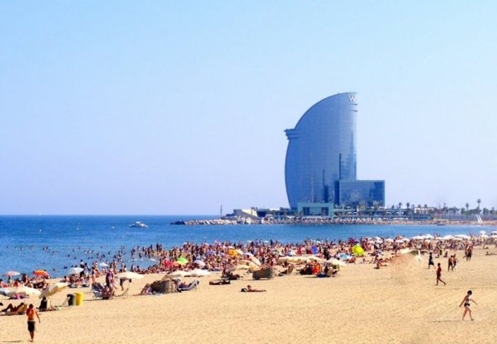 Kültür gezisiyle deniz tatili aynı anda: Barselona