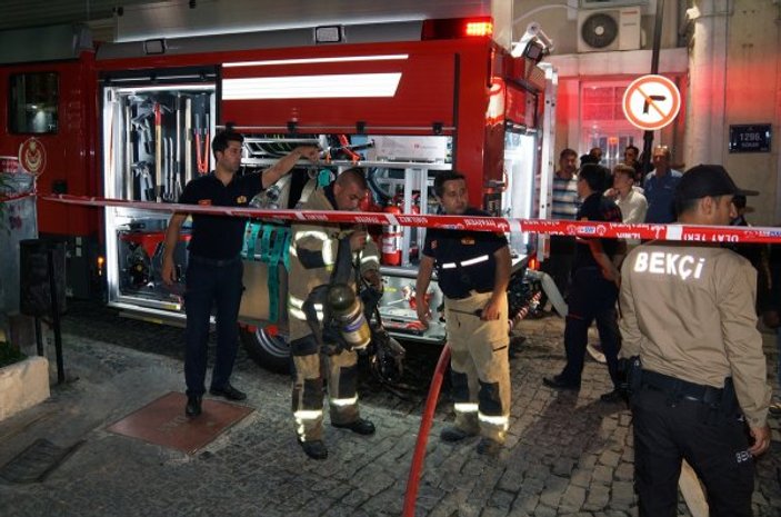 İzmir'de otelde yangın