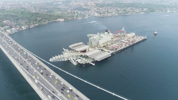 Dev gemi İstanbul Boğazı’nda