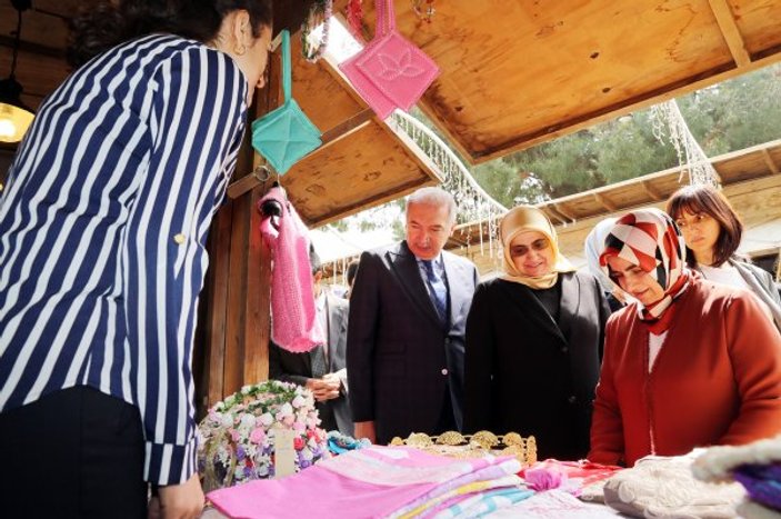 Başkan Mevlüt Uysal, kadın üreticilerin sergisini açtı