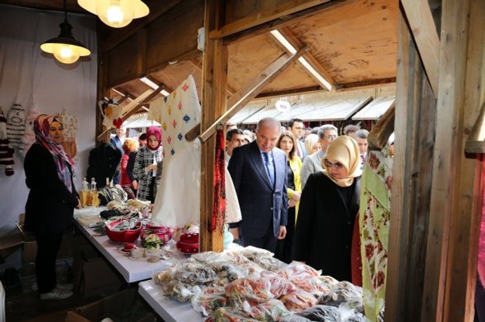 Başkan Mevlüt Uysal, kadın üreticilerin sergisini açtı