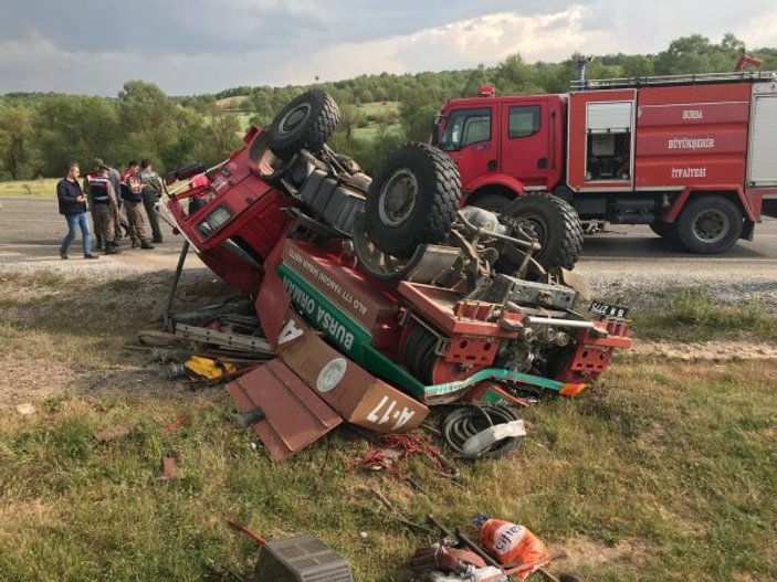 İtfaiye aracı takla attı, yaralıları helikopter taşıdı