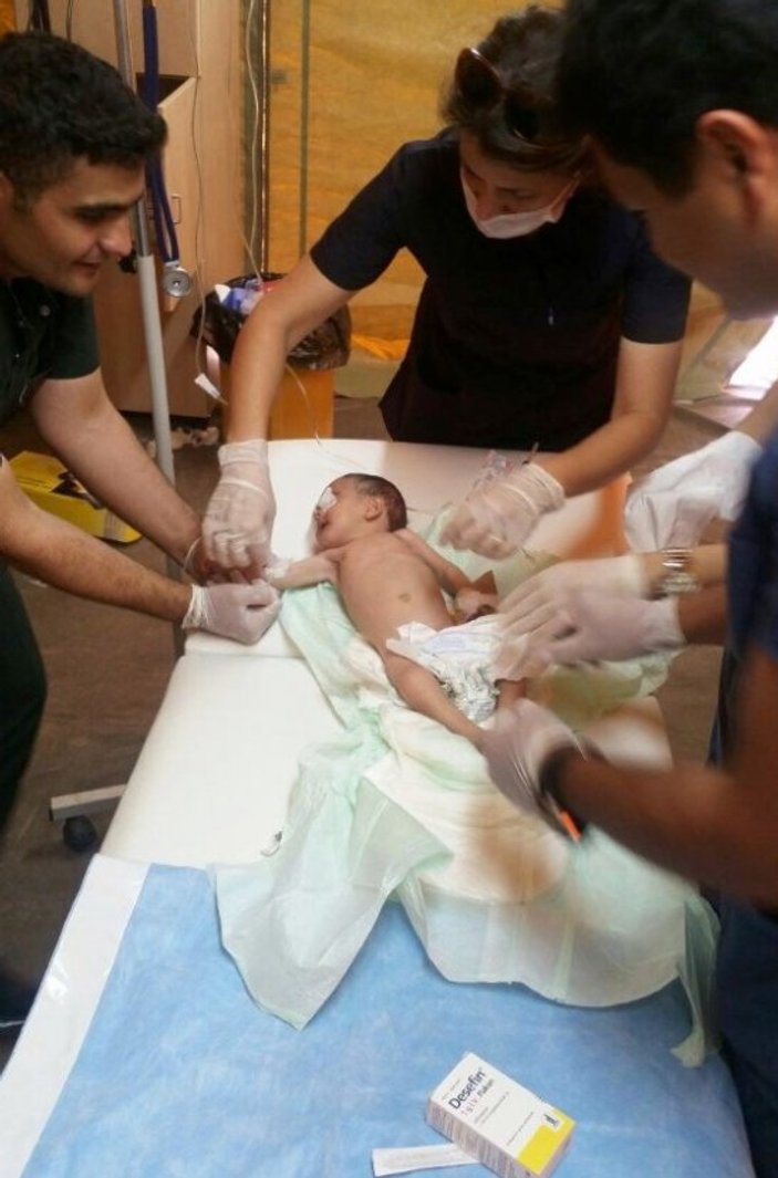 Afrin'de hastaların yaralarını Türkiye sardı