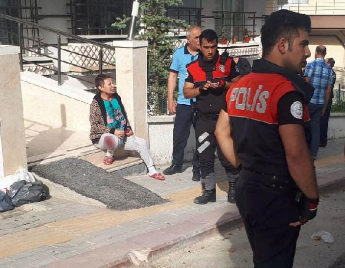Annesini bıçaklayıp, 6 aylık bebeğini balkondan attı