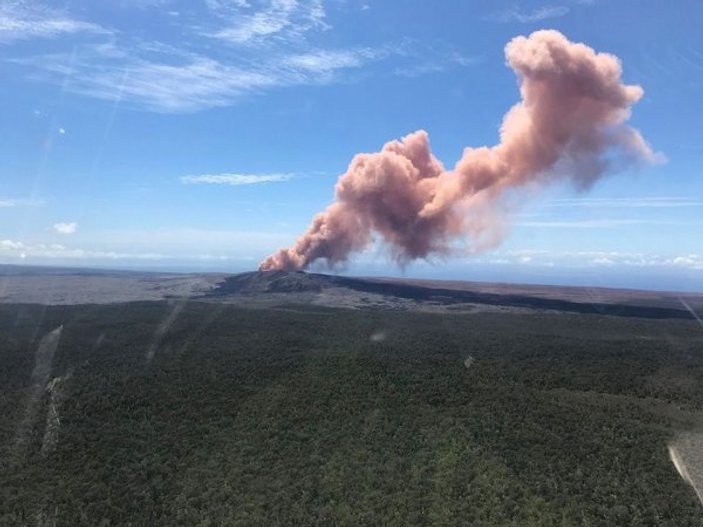 Hawaii’de Kilauea Yanardağı patladı