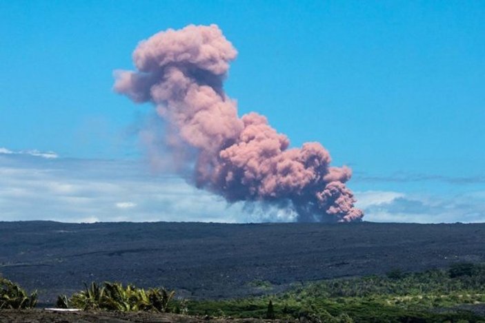 Hawaii’de Kilauea Yanardağı patladı