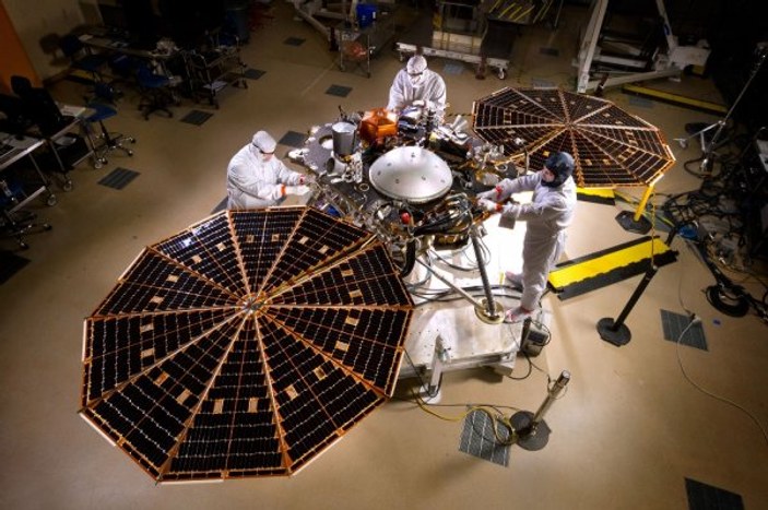 NASA’nın yeni aracı Mars’taki depremleri inceleyecek