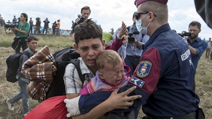 Viktor Orban göçmenleri almamak için yasayı sıkılaştırıyor