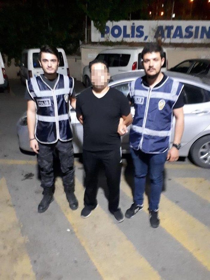 İzmir'de FETÖ operasyonu: 72 gözaltı