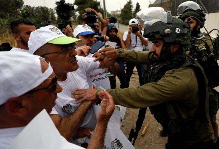 İsrail'in gazetecilere yönelik ihlalleri protesto edildi
