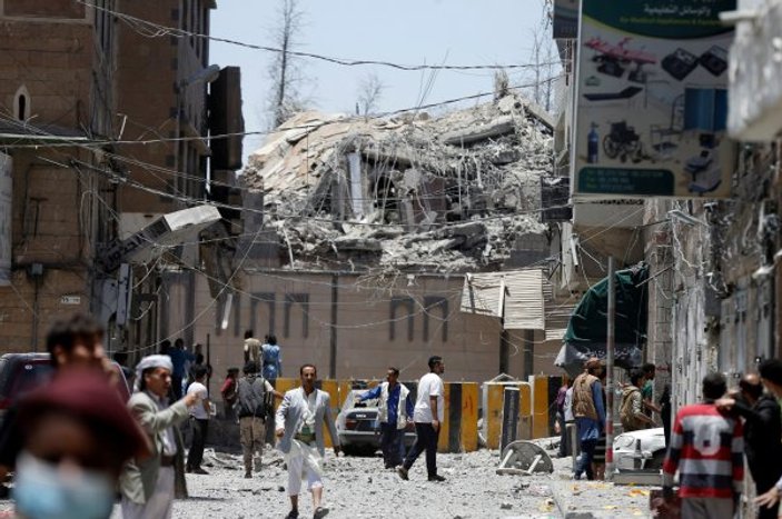 Yemen'deki Cumhurbaşkanlığı Sarayı'na hava saldırısı