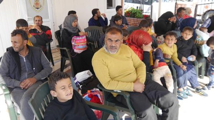 Denizde ve karada 99 göçmen yakalandı
