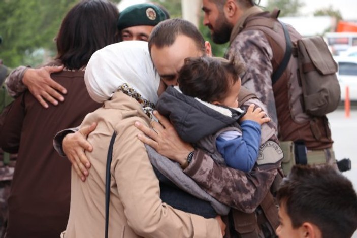 Afrin'den dönen kahraman PÖH'ler törenle karşılandı