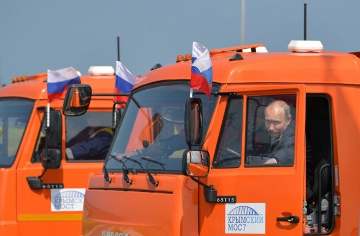 Rusya'nın yeni sembolünü Putin açtı
