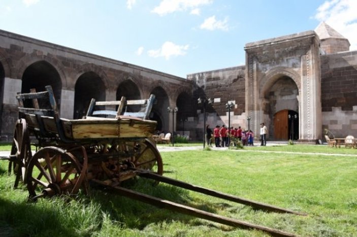 İpek Yolu'nun 778 yıllık incisi: Karatay Kervansarayı