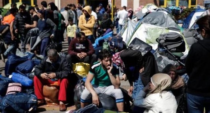 AB'den artan sığınmacı sayısına karşı güvenlik uyarısı