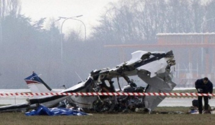 Sırbistan'da uçak kazası: 2 ölü