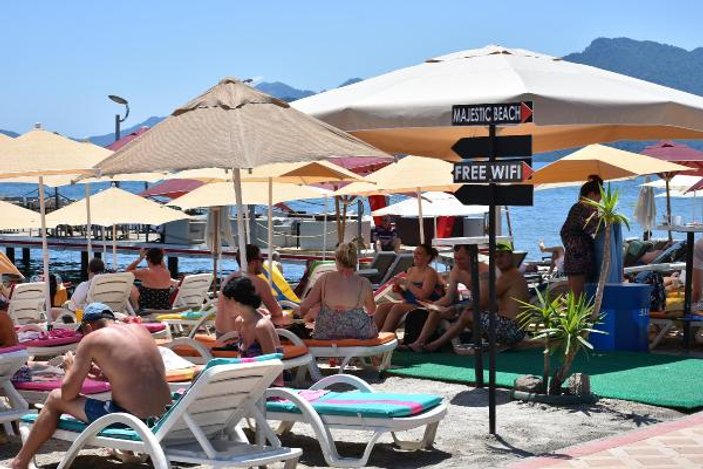 Ramazan'da Marmaris sahilleri turistlere kaldı