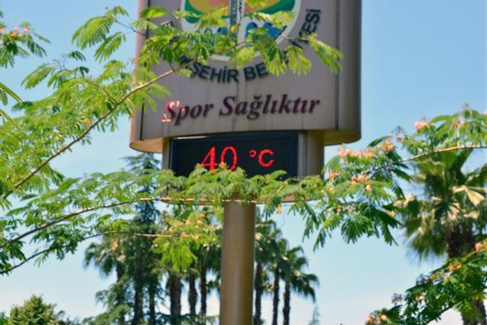 Adana'da sıcak bunaltmaya başladı