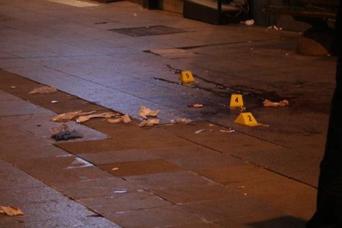 Kadıköy'de boğazından yaralanan kişi hayatını kaybetti