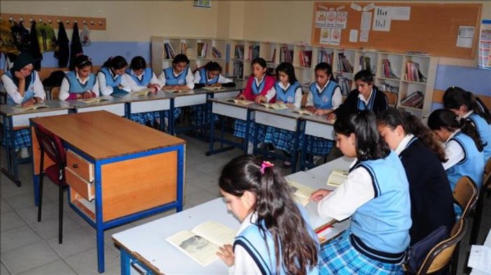 Kızlarda liselerde okullaşma oranı artıyor