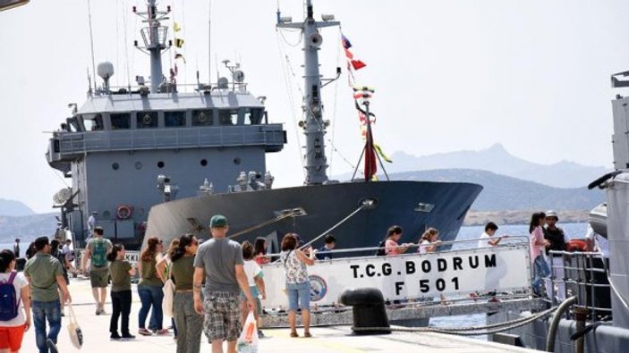 Türk donanmasının gemileri halka açıldı