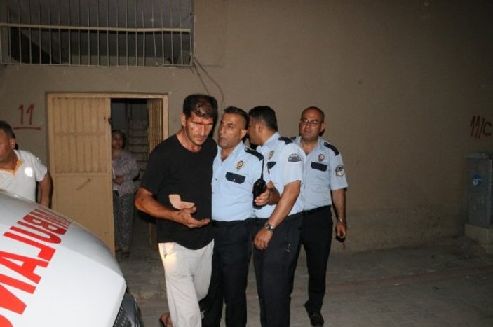 Hırsız ev sahibini bıçakladı: Adana