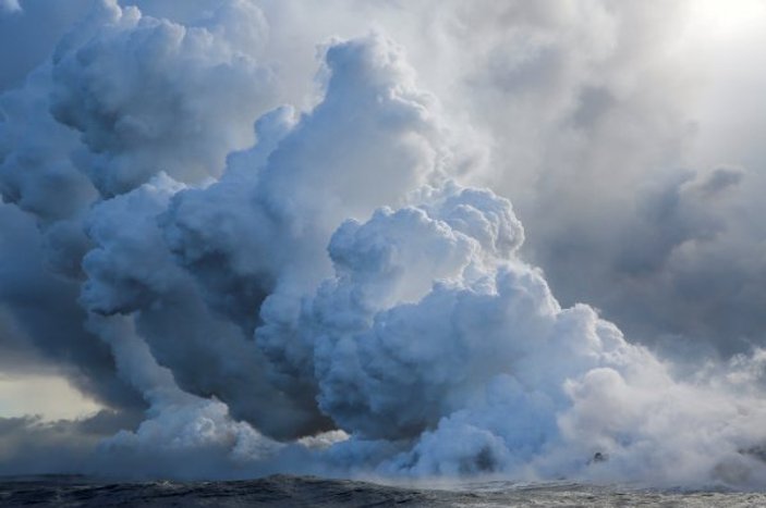 Hawaii'de gökyüzünü zehirli bulutlar kapladı