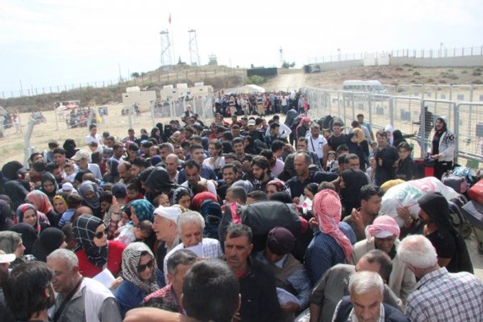 Suriyeliler ülkesine dönüyor