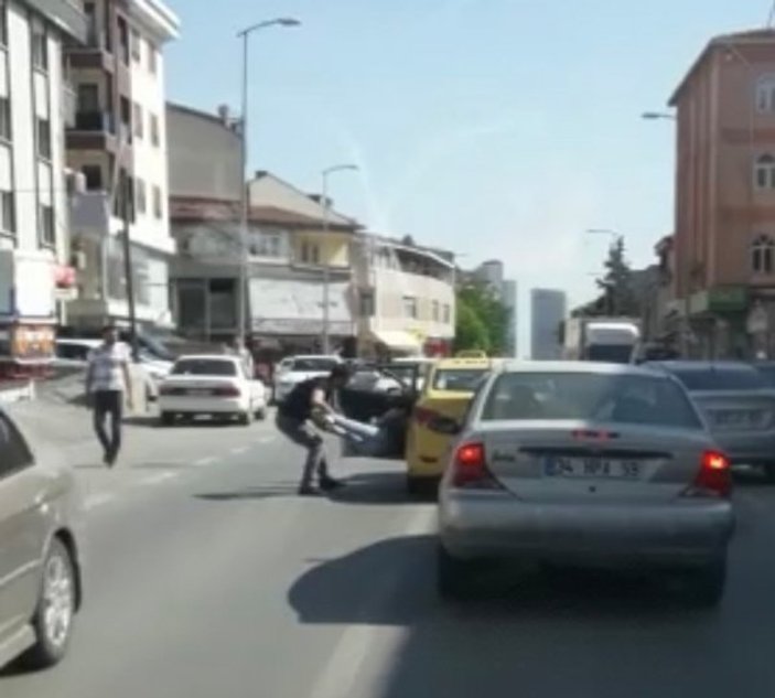 İstanbul’da taksici dehşeti kamerada
