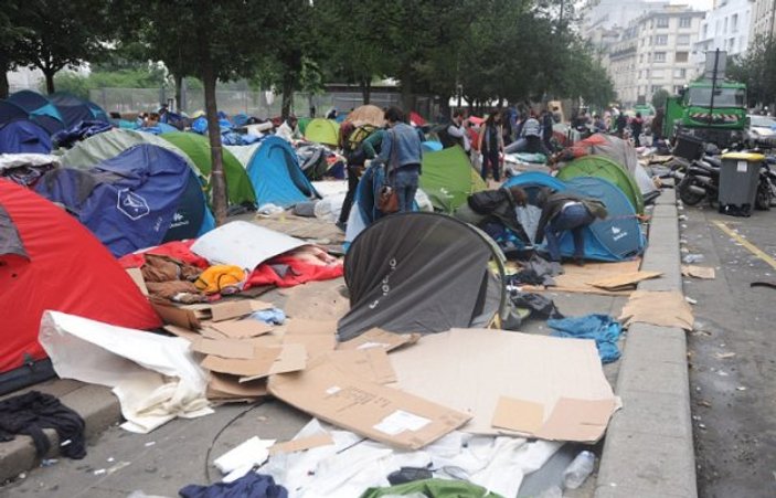 Paris'te sığınmacı kampları kaldırılıyor