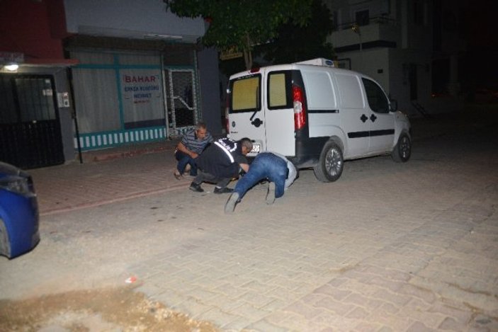 Adana'da bir kişi iki otomobile takip cihazı taktı