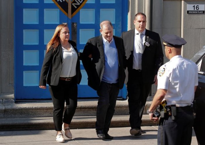 Harvey Weinstein tecavüz suçundan gözaltına alındı