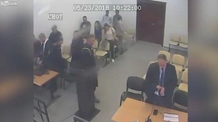 Hapis cezası alan adam mahkeme salonundan kaçtı