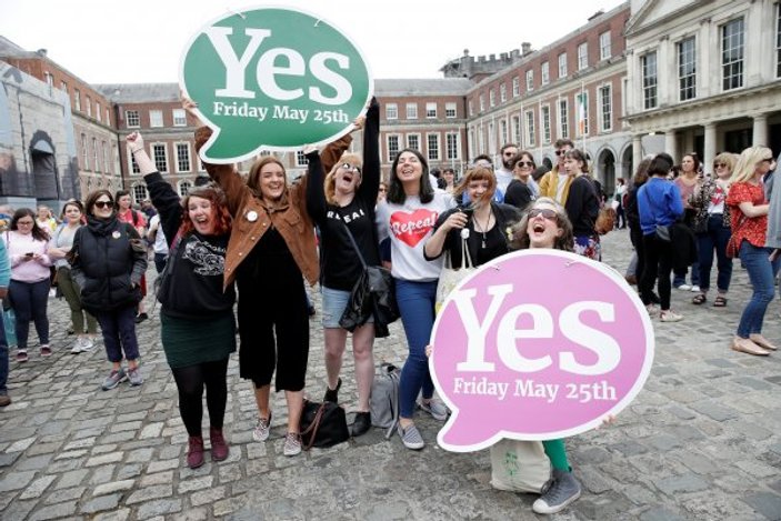 İrlanda'da kürtaj referandumu
