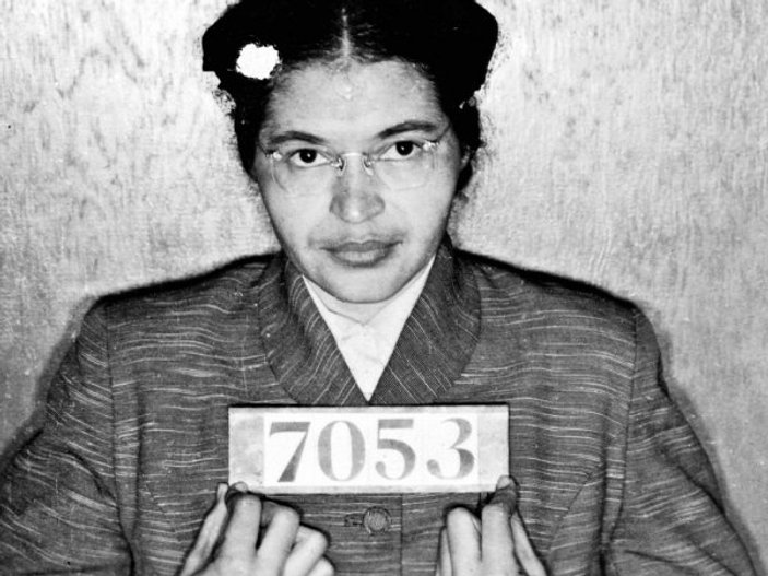 Siyahilerin kaderini değiştiren kadın: Rosa Parks