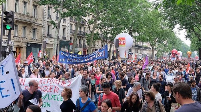 Fransa'da Macron'a insan seli protestosu yapılacak