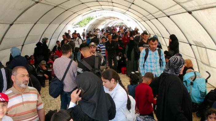 10 bin Suriyeli bayram için ülkesine döndü