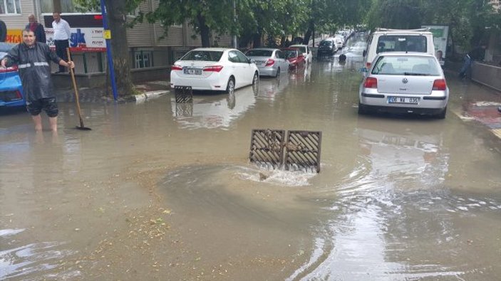 Ankara'da sağanak yağış ve dolu etkili oldu