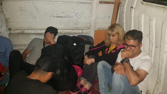 Aydın'da minibüste 13 kaçak yakalandı