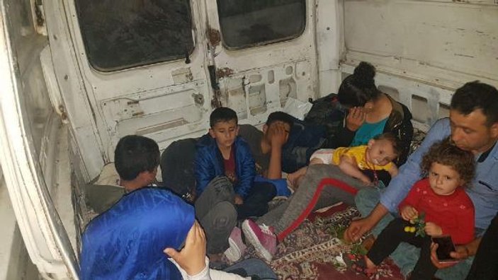 Aydın'da minibüste 13 kaçak yakalandı