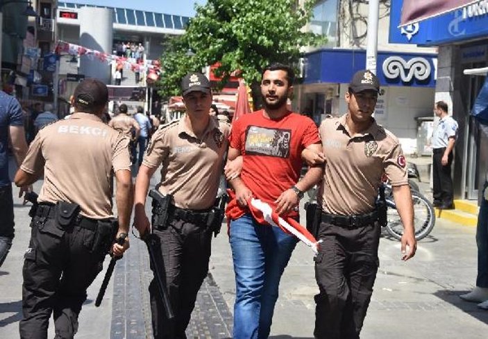 İzmir'de pazarcılara biber gazlı coplu müdahale