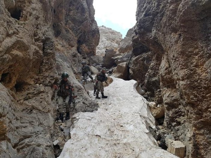 Van'da PKK'ya ait 3 sığınak bulundu