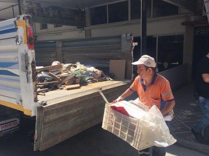 Aydın'da bir evden 8 kamyon çöp çıktı