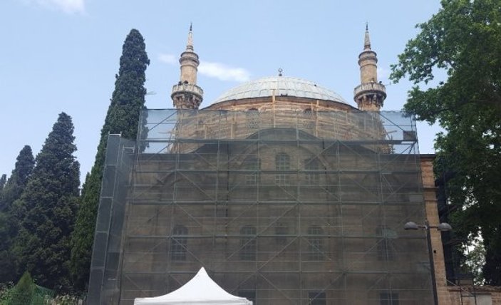 Emirsultan Cami ve Türbesi'nde restorasyon başladı